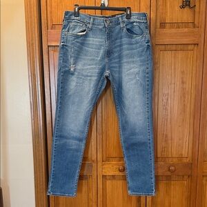 Hollister Men's Distressed Denim Jeans NWT size 36x30 Back to School savings